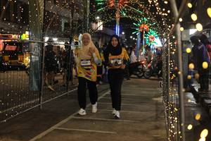 BIB: 4830
                            <button type="button" onclick="openModal(26274660)" class="btn btn-primary btn-sm float-right btn-popup" data-toggle="modal" data-target=".modal-high-quality">
                        <i class="fas fa-shopping-cart"></i> Add to Cart
                    </button>
                                            <button type="button" onclick="isThisMe(26274660, true)" class="btn btn-success btn-sm float-right btn-popup btn-isme hidden" data-toggle="tooltip" data-placement="bottom" title="นี่คือรูปของคุณใช่ไหม คลิกที่นี่เพื่อเอาเข้าอัลบั้ม">
                        <i class="fas fa-plus"></i> Add to album
                    </button>
                    <button type="button" onclick="isThisMe(26274660, false)" class="btn btn-warning btn-sm float-right btn-popup btn-isnotme hidden">
                        <i class="fas fa-ban"></i> Remove from album
                    </button>